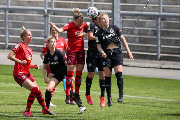 13.05.2021 2.BL 6. Spieltag Eintracht Frankfurt II 1.FC Köln v.l., Sharon Beck (1.FC Köln), Thome Schneider (Eintracht Frankfurt II), Kopfball, Kopfballduell (DFL DFB REGULATIONS PROHIBIT ANY USE OF PHOTOGRAPHS as IMAGE SEQUENCES and or QUASI-VIDEO) Copyright: JoaquimxFerreira