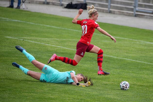 13.05.2021 2.BL 6. Spieltag Eintracht Frankfurt II 1.FC Köln v.l., Sharon Beck (1.FC Köln), Torfrau Nina Meck (Eintracht Frankfurt II), Zweikampf, Action, Aktion, Battles for the Ball (DFL DFB REGULATIONS PROHIBIT ANY USE OF PHOTOGRAPHS as IMAGE SEQUENCES and or QUASI-VIDEO) Copyright: JoaquimxFerreira