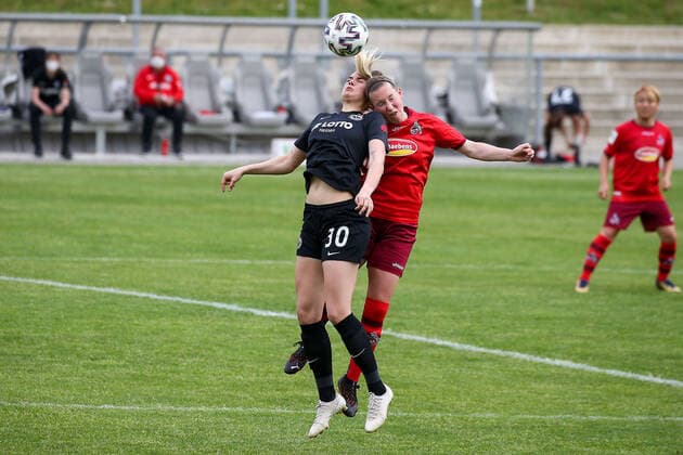 13.05.2021 2.BL 6. Spieltag Eintracht Frankfurt II 1.FC Köln v.l., Vanessa Nagy (Eintracht Frankfurt II), Marith Kristin Müller Priessen (1.FC Köln), Kopfball, Kopfballduell (DFL DFB REGULATIONS PROHIBIT ANY USE OF PHOTOGRAPHS as IMAGE SEQUENCES and or QUASI-VIDEO) Copyright: JoaquimxFerreira