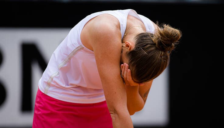May 13, 2021, ROMA, ITALY: Karolina Pliskova of the Czech Republic in action during her third-round match at the 2021 Internazionali BNL d Italia WTA, Tennis Damen 1000 tournament against Vera Zvonareva of Russia ROMA ITALY - ZUMAa181 20210513_zaa_a181_094 Copyright: xRobxPrangex