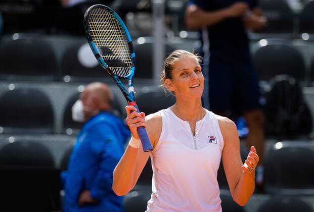 May 13, 2021, ROMA, ITALY: Karolina Pliskova of the Czech Republic in action during her third-round match at the 2021 Internazionali BNL d Italia WTA, Tennis Damen 1000 tournament against Vera Zvonareva of Russia ROMA ITALY - ZUMAa181 20210513_zaa_a181_103 Copyright: xRobxPrangex