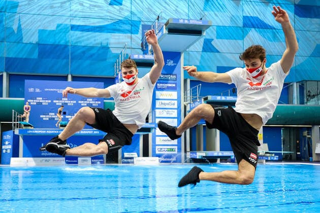 Bilder des Jahres 2021, Sport 05 Mai Sport Themen der Woche KW19 Sport Bilder des Tages SWIMMING - LEN European Championships BUDAPEST,HUNGARY,14.MAY.21 - SWIMMING - LEN European Championships. Image shows Alexander Hart and Nikolaj Schaller (AUT).  GEPAxpictures xPhilippxBrem