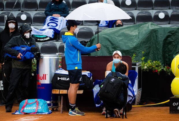 May 14, 2021, ROMA, ITALY: Ashleigh Barty of Australia is being forced to retire with injury from her quarter-final at the 2021 Internazionali BNL d Italia WTA, Tennis Damen 1000 tournament against Cori Gauff of the United States ROMA ITALY - ZUMAa181 20210514_zaa_a181_086 Copyright: xRobxPrangex