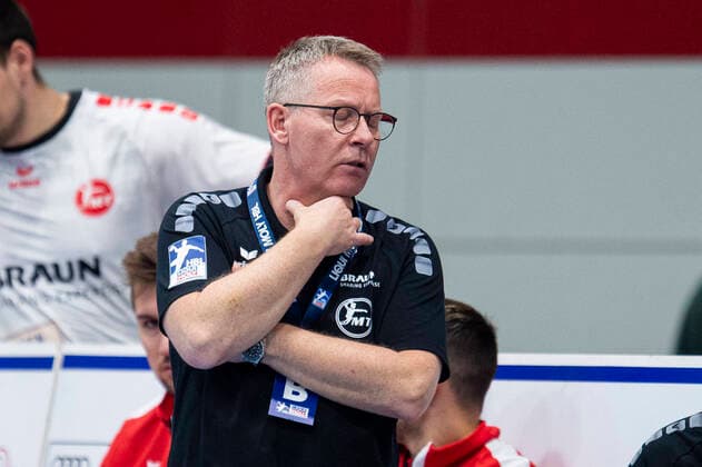 13.05.2021 - Handball, 2020 2021, 1. Bundesliga, 30. Spieltag, GWD Minden - MT Melsungen: Gudmundur Gudmundsson (Trainer - Melsungen) Lübbecke Nordrhein-Westfalen Deutschland Kreissporthalle