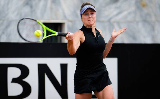 May 15, 2021, ROMA, ITALY: Elina Svitolina of the Ukraine in action during her quarter-final at the 2021 Internazionali BNL d Italia WTA, Tennis Damen 1000 tournament against Iga Swiatek of Poland ROMA ITALY - ZUMAa181 20210515_zaa_a181_029 Copyright: xRobxPrangex
