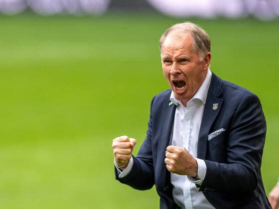 Sport Bilder des Tages Stefan Reuter, GER, FC Augsburg vs. SV Werder Bremen, Fussball, Bundesliga, 33. Spieltag, Saison 2020 2021, 15.05.2021, DFB DFL regulations prohibit any use of photographs as image sequences and or quasi-video., GER, FC Augsburg vs. SV Werder Bremen, Fussball, Bundesliga, 33. Spieltag, Saison 2020 2021, 15.05.2021 Augsburg *** Stefan Reuter, GER, FC Augsburg vs SV Werder Bremen, Football, Bundesliga, 33 Matchday, Season 2020 2021, 15 05 2021, DFB DFL regulations prohibit any use of photographs as image sequences and or quasi video , GER, FC Augsburg vs SV Werder Bremen, Football, Bundesliga, 33 Matchday, Season 2020 2021, 15 05 2021 Augsburg Copyright: xEIBNER SaschaxWaltherx EP_EER