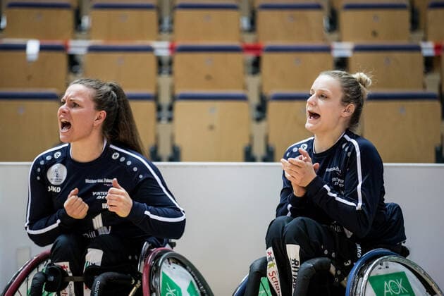 RBBL1 Playoffs 2021; Spiel 2 RSV Lahn-Dill - RSB Thuringia Bulls; 15.05.2021 Annabel Breuer (RSV Lahn-Dill, 12), Catharina Weiss (RSV Lahn-Dill, 10) RBBL1 Playoffs 2021; Spiel 2 RSV Lahn-Dill - RSB Thuringia Bulls; 15.05.2021; Rittal Arena, Wetzlar (Hessen) Copyright: xBEAUTIFULxSPORTS Wunderlx