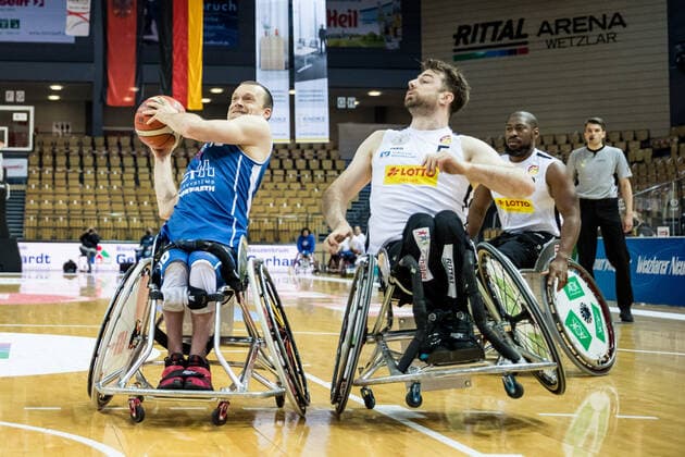 RBBL1 Playoffs 2021; Spiel 2 RSV Lahn-Dill - RSB Thuringia Bulls; 15.05.2021 Andre Bienek (RSB Thuringia Bulls, 10), Simon Brown (RSV Lahn-Dill, 5) RBBL1 Playoffs 2021; Spiel 2 RSV Lahn-Dill - RSB Thuringia Bulls; 15.05.2021; Rittal Arena, Wetzlar (Hessen) Copyright: xBEAUTIFULxSPORTS Wunderlx