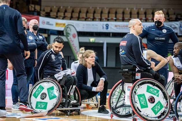 RBBL1 Playoffs 2021; Spiel 2 RSV Lahn-Dill - RSB Thuringia Bulls; 15.05.2021 Janet Zeltinger (Trainerin RSV Lahn-Dill), Peyman Mizan (RSV Lahn-Dill, 7), Ian Sagar (RSV Lahn-Dill, 6), RBBL1 Playoffs 2021; Spiel 2 RSV Lahn-Dill - RSB Thuringia Bulls; 15.05.2021; Rittal Arena, Wetzlar (Hessen) Copyright: xBEAUTIFULxSPORTS Roeczeyx