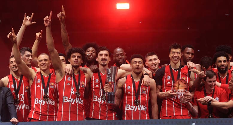 16.05.2021, BBL, Top Four um den Deutschen Pokal, FCB Basketball vs Alba Berlin, Audi Dome Muenchen, Basketball, im Bild: FCB Basketball Deutscher Pokalsieger 2021
