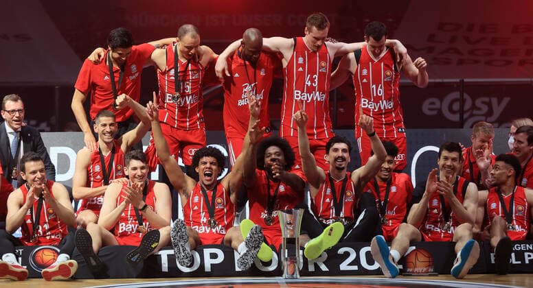16.05.2021, BBL, Top Four um den Deutschen Pokal, FCB Basketball vs Alba Berlin, Audi Dome Muenchen, Basketball, im Bild: FCB Basketball Deutscher Pokalsieger 2021