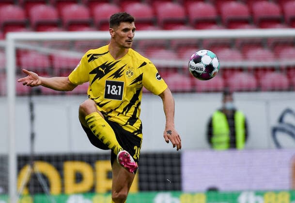 Fussball 1.Bundesliga, FSV Mainz 05 - Borussia Dortmund 16.05.2021, xpsx, Fussball 1.Bundesliga, FSV Mainz 05 - Borussia Dortmund emspor, v.l. Thomas Meunier (Borussia Dortmund) (DFL DFB REGULATIONS PROHIBIT ANY USE OF PHOTOGRAPHS as IMAGE SEQUENCES and or QUASI-VIDEO)Foto: Patrick Scheiber Jan Huebner Pool Mainz Opel Arena Rheinland Pfalz Deutschland (DE) *** Football 1 Bundesliga, FSV Mainz 05 Borussia Dortmund 16 05 2021, xpsx, Football 1 Bundesliga, FSV Mainz 05 Borussia Dortmund emspor, v l Thomas Meunier Borussia Dortmund DFL DFB REGULATIONS PROHIBIT ANY USE OF PHOTOGRAPHS as IMAGE SEQUENCES and or QUASI VIDEO Foto Patrick Scheiber Jan Huebner Pool Mainz Opel Arena Rheinland Pfalz Deutschland DE Poolfoto Patrick Scheiber Jan Huebner Pool ,EDITORIAL USE ONLY