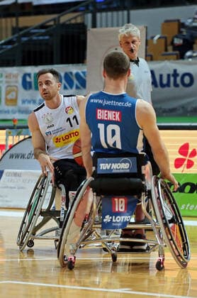 15.05.2021, xovx, Rollstuhlbasketball Bundesliga, Playoffs-Finale Deutsche Meisterschaft - Spiel 2, RSV Lahn-Dill - RSB Thuringia Bulls v.l. Steve Serio (RSV Lahn-Dill), Andre Bienek (RSB Thuringia Bulls) Wetzlar Rittal-Arena Hessen Deutschland (DE)