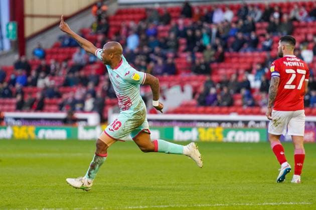Barnsley v Swansea City EFL Sky Bet Championship 17 05 2021. Play-Off First Leg GOAL 0-1. Swansea City forward Andre Ayew (10) scores a goal and celebrates to make the score 0-1 during the EFL Sky Bet Championship 1st leg play off match between Barnsley and Swansea City at Oakwell, Barnsley, England on 17 May 2021. Barnsley Oakwell South Yorkshire England Editorial use only DataCo restrictions apply See www.football-dataco.com , Copyright: xMalcolmxBrycex PSI-12778-0023