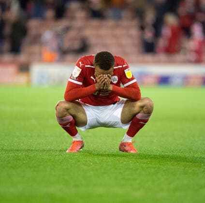 Sport Bilder des Tages Barnsley v Swansea City Sky Bet Championship Carlton Morris of Barnsley has a look of dejection following the Sky Bet Championship Play-Off Semi Final 1st leg between Barnsley and Swansea City at Oakwell, Barnsley Content Not Available For UK Newspapers Copyright: xRussellxHartx FIL-15554-0028
