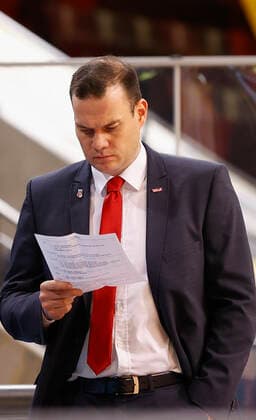 19.05.2021, Basketball, BBL 2020 2021, Viertelfinale, 1. Spieltag, MHP RIESEN Ludwigsburg - Brose Bamberg, GER, Ludwigsburg, MHPArena, Bild: Head Coach Johan Roijakkers (Brose Bamberg) Copyright: HMBxMedia xHeikoxBecker
