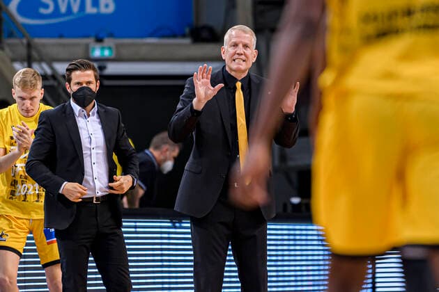 Ludwigsburg, Deutschland 19. Mai 2021: BBL- 20 21 - Playoffs Viertelfinale - MHP Riesen Ludwigsburg vs. Brose Bamberg Headcoach John Patrick (Ludwigsburg) Gestik Geste gestikuliert Ludwigsburg MHP Arena Baden-Württemberg Deutschland