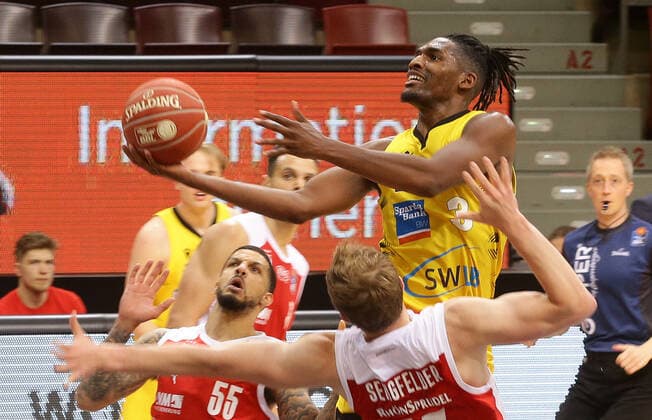 Ludwigsburg , Basketball easyCredit BBL Bundesliga ,Viertelfinale Spiel 1 , MHP RIESEN Ludwigsburg vs. Brose Bamberg , Jaleen Smith ( Riesen )