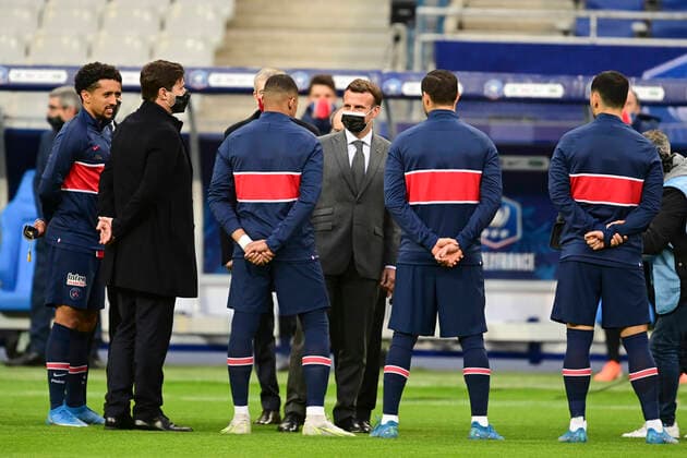 Emmanuel Macron - President de la Republique Francaise Nasser al Khelaifi - President Directeur General PSG Leonardo - directeur Sportif du PSG Marquinhos (PSG) Kylian Mbappe (PSG) Dmitry RYBOLOVLEV - president (Monaco) FOOTBALL : Finale de la Coupe de France - Monaco vs PSG - 19 05 2021 JBAutissier Panoramic 