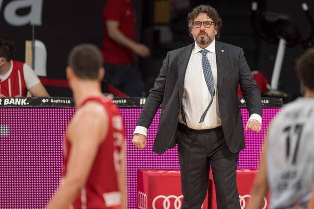 Basketball, BBL, 20210519, FC Bayern München - Merlins Crailsheim. Im Bild Head Coach des FC Bayern München Andrea TRINCHIERI unzufrieden böser Blick Paul ZIPSER (FC Bayern München, 16). München Audi Dome Bayern Deutschland Copyright: Passion2Press MarkusxFischerx