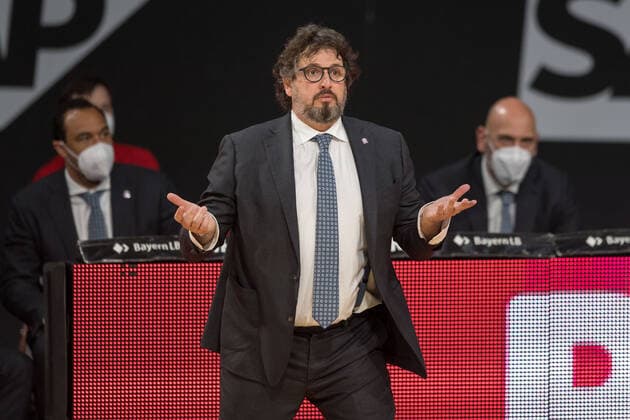 Basketball, BBL, 20210519, FC Bayern München - Merlins Crailsheim. Im Bild Head Coach des FC Bayern München Andrea TRINCHIERI ratlos unzufrieden verunsichert irritiert. München Audi Dome Bayern Deutschland Copyright: Passion2Press MarkusxFischerx