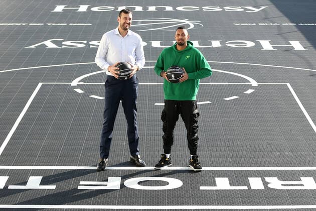 NBA, Basketball Herren, USA PARTNERSHIP LAUNCH, Andrew Bogut and Nick Kyrgios pose inside Bondi Icebergs pool which has been converted to a basketball court during a National Basketball Association (NBA) brand partnership launch, in Sydney, Thursday, May 20, 2021. ( NO ARCHIVING, EDITORIAL USE ONLY, NO USE IN BOOKS WITHOUT CONSENT SYDNEY NSW AUSTRALIA  Copyright: xBRENDONxTHORNEx 20210520001543599831