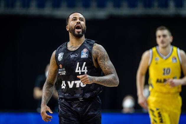 Basketball Berlin 20.05.2021 1. Bundesliga easyCredit-BBL BBL Saison 2020 2021 Playoffs Viertelfinale Spiel 1 Alba Berlin - Hamburg Towers Bryce Taylor (Hamburg, No.44) Jubel