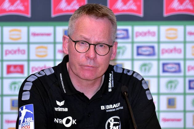 13-05-2021 pmk NE132487 Handball Herren Bundesliga Saison 2020 2021 Kreissporthalle Luebbecke Corona-Spieltag TSV GWD Minden - MT Melsungen Pressekonferenz Gudmindur GUDMUNDSSON -Trainer- Melsungen