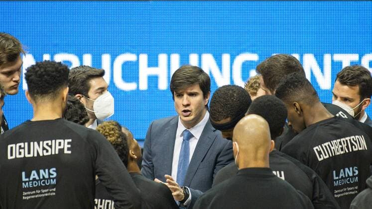 Pedro Calles - Coach Hamburg T, 20.05.2021, BBL, Alba Berlin vs Hamburg Towers, in der Mercedes Benz Arena, GER, Berlin, BBL,20.05.2021, BBL, Playoff VF, Alba vs Hamburg Towers Berlin Copyright: xUwexKoch Eibner-Pressefotox EP_UKH
