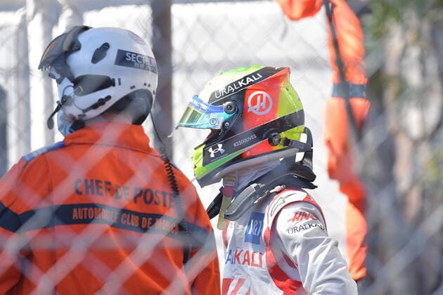 FORMULA 1 GRAND PRIX DE MONACO 2021, 20. - 23.05.2021 20.05.2021, Monaco Circuit, Monte Carlo, FORMULA 1 GRAND PRIX DE MONACO 2021, 20. - 23.05.2021 , im Bild Mick Schumacher (DEU 47), Haas F1 Team ist mit seinem Auto an den Leitplanken angeschlagen und muss das Fahrzeug abstellen.