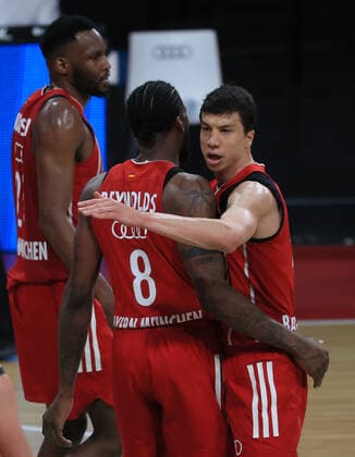 19.05.2021, BBL FC Bayern Basket vs Crailsheim, Audi Dome Muenchen, Basketball, im Bild: JaJuan Johnson (FCB Basketball), Jalen Reynolds (FCB Basketball) und Vladimir Lucic (FCB Basketball)