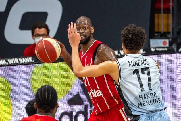 James Gist 21 (FC Bayern), Jamuni McNeace 17 (Hakro Merlins Crailsheim), FC Bayern Basketball vs. HAKRO Merlins Crailsheim, BBL-Playoffs, Viertelfinale, 21.05.2021 Muenchen Bayern Deutschland