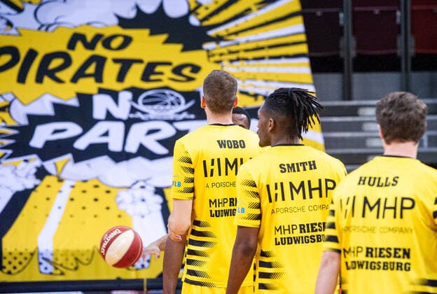 NO PIRATES NO PARTY Transparent 1. Basketball Bundesliga easyCredit BBL: MHP RIESEN Ludwigsburg - Brose Bamberg am 21.05.2021 in Ludwigsburg (MHPArena), Baden-Wuerttemberg, Deutschland Ludwigsburg. 21.05.21 Basketball , 21.05.2021, Ludwigsburg (Deutschland)