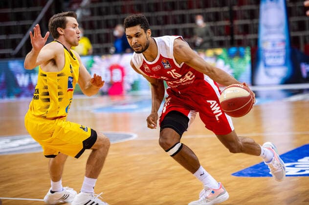 Jordan Hulls (MHP RIESEN Ludwigsburg 1) ; Kenneth Ogbe (Brose Bamberg 25) ; 1. Basketball Bundesliga easyCredit BBL: MHP RIESEN Ludwigsburg - Brose Bamberg am 21.05.2021 in Ludwigsburg (MHPArena), Baden-Wuerttemberg, Deutschland Ludwigsburg. 21.05.21 Basketball , 21.05.2021, Ludwigsburg (Deutschland)