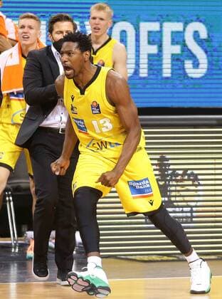 Ludwigsburg , Basketball easyCredit BBL Bundesliga ,Viertelfinale Spiel 2, MHP RIESEN Ludwigsburg vs. Brose Bamberg , Jubel Riesen Yorman Polas Bartolo