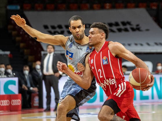 Crailsheims 6 LASISI vs Bayerns 2 Wade BALDWIN IV. Basketball, Bayern - Crailsheim, BBL-Playoff, Viertelfinale, 2.Spiel, Saison 2020-2021, am 21.5.2021 in Muenchen, A U D I D O M E, Deutschland. Quelle Copyright Credit : Oryk HAIST