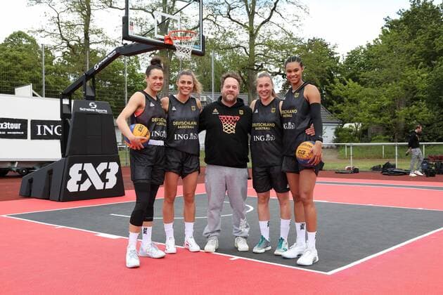3x3 Damen Basketball Nationalmannschaft Medientraining, 21.05.2021 Stefanie Grigoleit, Theresa Simon, Matthias Weber, Svenja Brunckhorst, Satou Sabally, v.l. - 3x3 Damen Basketball Nationalmannschaft Medientraining 21.05.2021 in Düsseldorf. Copyright: xBEAUTIFULxSPORTS KennyxBeelex