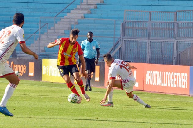 May 22, 2021, Rades, Tunis, Tunisia: Mohamed Ali ben Romdhane EST player in action during the African Champions League quarter-final match between Esperance Sportive de Tunis (EST) and CR Belouizdad from Algeria at Rades stadiums Photo: Yassine Mahjoub. Rades Tunisia - ZUMAm107 20210522_zaf_m107_002 Copyright: xChokrixMahjoubx