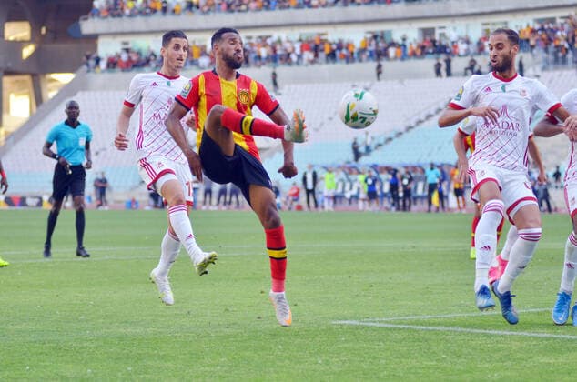 May 22, 2021, Rades, Tunis, Tunisia: Mohamed El Houni(10)EST player in action during the African Champions League quarter-final match between Esperance Sportive de Tunis (EST) and CR Belouizdad from Algeria at Rades stadiums Photo: . Rades Tunisia - ZUMAm107 20210522_zaf_m107_018 Copyright: xChokrixMahjoubx