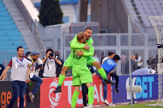 May 22, 2021, Rades, Tunis, Tunisia: Farouk ben Mustapha Gk from EST who stops 2 penalties during the penalty shoot-out and offers the semi-final qualification to his team during the African Champions League quarter-final match between Esperance Sportive de Tunis (EST) and CR Belouizdad from Algeria at Rades stadiums Photo: Yassine Mahjoub. Rades Tunisia - ZUMAm107 20210522_zaf_m107_023 Copyright: xChokrixMahjoubx