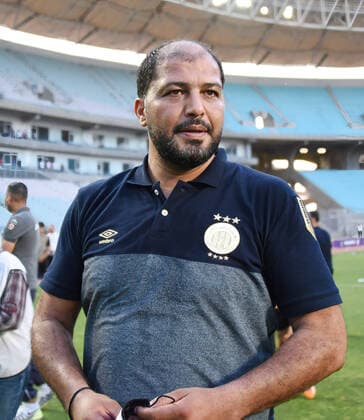May 22, 2021, Tunis, Tunisia: Coach Mouin Chaabani celebrates the qualification during the African Champions League quarter-final match between Esperance Sportive de Tunis (EST) and CR Belouizdad from Algeria at Rades stadiums. Tunis Tunisia - ZUMAs197 20210522_zaa_s197_248 Copyright: xJdidixWassimx