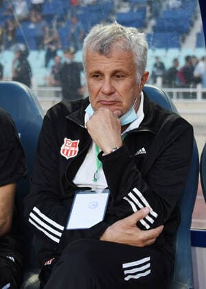 May 22, 2021, Tunis, Tunisia: Coach Zoran Manojlovic seen after the disqualification of his team during the African Champions League quarter-final match between Esperance Sportive de Tunis (EST) and CR Belouizdad from Algeria at Rades stadiums. Tunis Tunisia - ZUMAs197 20210522_zaa_s197_250 Copyright: xJdidixWassimx