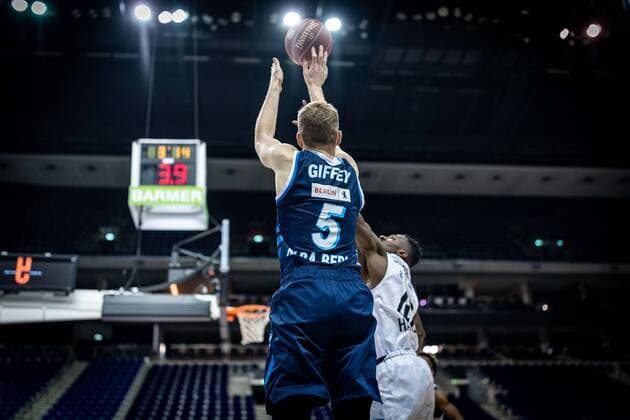 Basketball Berlin 22.05.2021 1. Bundesliga easyCredit-BBL BBL Saison 2020 2021 Playoffs Viertelfinale Spiel 2 Alba Berlin - Hamburg Towers Niels Giffey (Alba Berlin, No.05)