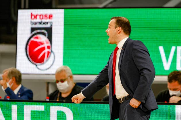 Headcoach Johan Roijakkers (Brose Bamberg) Brose Bamberg - MHP Riesen Ludwigsburg - easyCredit-BBL - Basketball Bundesliga - Basketball Saison 2020 21 Playoff-Viertelfinale Spiel3 , Playoffs, 23.05.2021 Bamberg, Brose Arena Copyright: DanielxLöb
