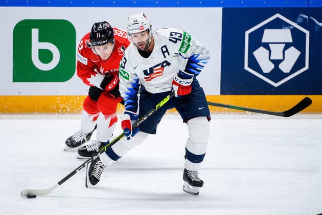 210523 Jaret Anderson-Dolan of Canada and Colin Blackwell of USA during the 2021 IIHF Ice hockey, Eishockey World Championship, WM, Weltmeisterschaft game between Canada and USA on May 23, 2021 in Riga. Photo: Simon Hastegard BILDBYRAN kod SH SH0112 ishockey ice hockey ishockey-vm iihf ice hockey world championship canada kanada usa day 3 bbeng Copyright: SIMONxHASTEGARD BB210523SH199