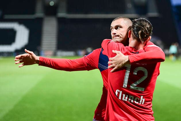 joie des joueurs Lillois apres le but de Burak Yilmaz (Losc) sur penalty FOOTBALL : Sco Angers vs LOSC - 38e journee Ligue 1 Uber Eats - 23 05 2021 JBAutissier Panoramic 