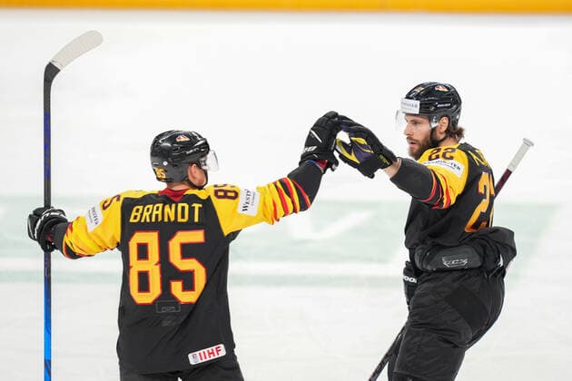 24.05.2021, Riga, Arena Riga, Germany vs Canada (2021 IIHF Ice hockey, Eishockey World Championship, WM, Weltmeisterschaft , Germany make 2-0 with 22 Matthias Plachta (Germany) and celebrates. 85 Marcel Brandt (Germany) Riga Riga Latvia Copyright: xJustPictures.ch JarixPestelaccix