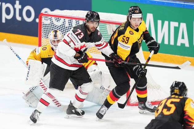24.05.2021, Riga, Arena Riga, Germany vs Canada (2021 IIHF Ice hockey, Eishockey World Championship, WM, Weltmeisterschaft , 73 Brandon Pirri (Canada) try to screening the goalie and fight with 53 Moritz Seider (Germany) Riga Riga Latvia Copyright: xJustPictures.ch JarixPestelaccix