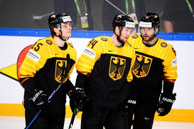 210524 Michael Bunting, Tom Kuhnhackl and Tobias Rieder of Canada celebrate the 1-0 goal during the 2021 IIHF Ice hockey, Eishockey World Championship, WM, Weltmeisterschaft game between Germany and Canada on May 24, 2021 in Riga. Photo: Simon Hastegard BILDBYRAN kod SH SH0113 ishockey ice hockey ishockey-vm iihf ice hockey world championship germany tyskland canada kanada day 4 bbeng jubel Copyright: SIMONxHASTEGARD BB210524SH036