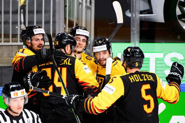 Sport Themen der Woche KW21 Sport Bilder des Tages 210524 Marco Nowak, Michael Bunting and Tobias Rieder of Germany celebrates the 1-0 goal during the 2021 IIHF Ice hockey, Eishockey World Championship, WM, Weltmeisterschaft game between Germany and Canada on May 24, 2021 in Riga. Photo: Simon Hastegard BILDBYRAN kod SH SH0113 ishockey ice hockey ishockey-vm iihf ice hockey world championship germany tyskland canada kanada day 4 bbeng Copyright: SIMONxHASTEGARD BB210524SH039